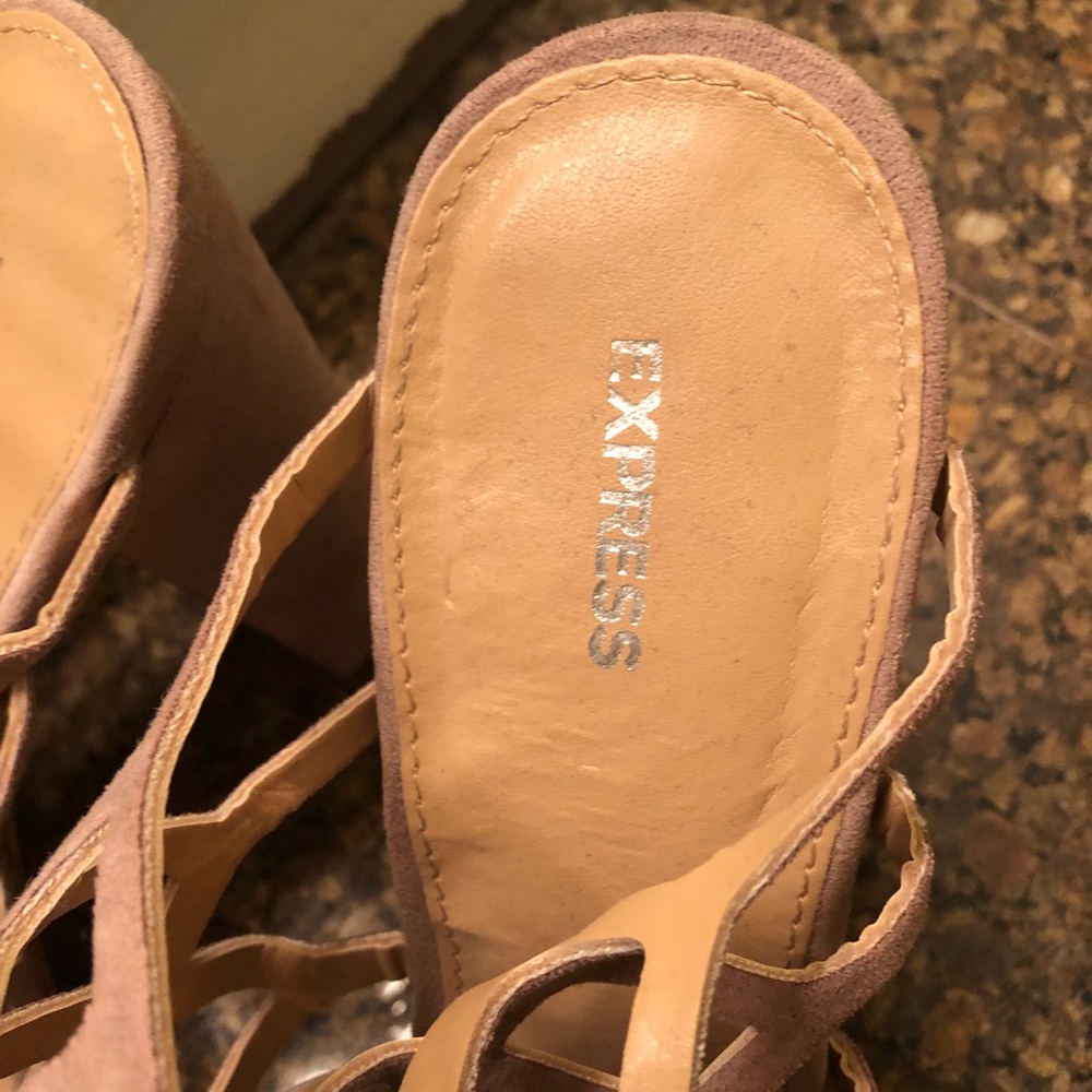 Express heels - Picture 2 of 3